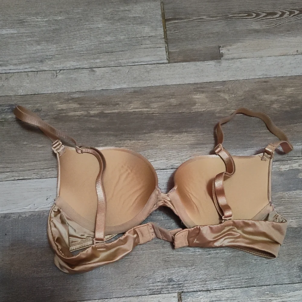 5/$25 SALE Ambrielle Size 32A Push-Up Underwire Smooth T-Shirt Bra Light Brown